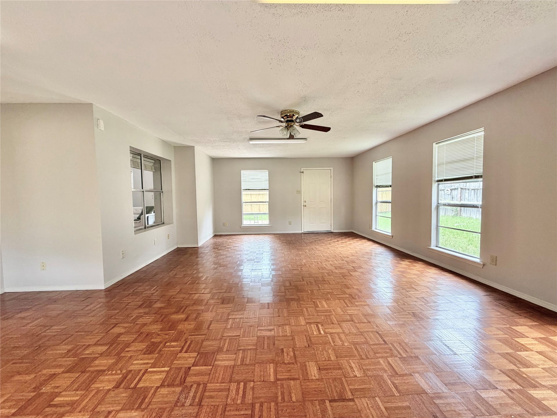 2918 Cotton Stock, Sugar Land, TX 77479 Large add-on game room