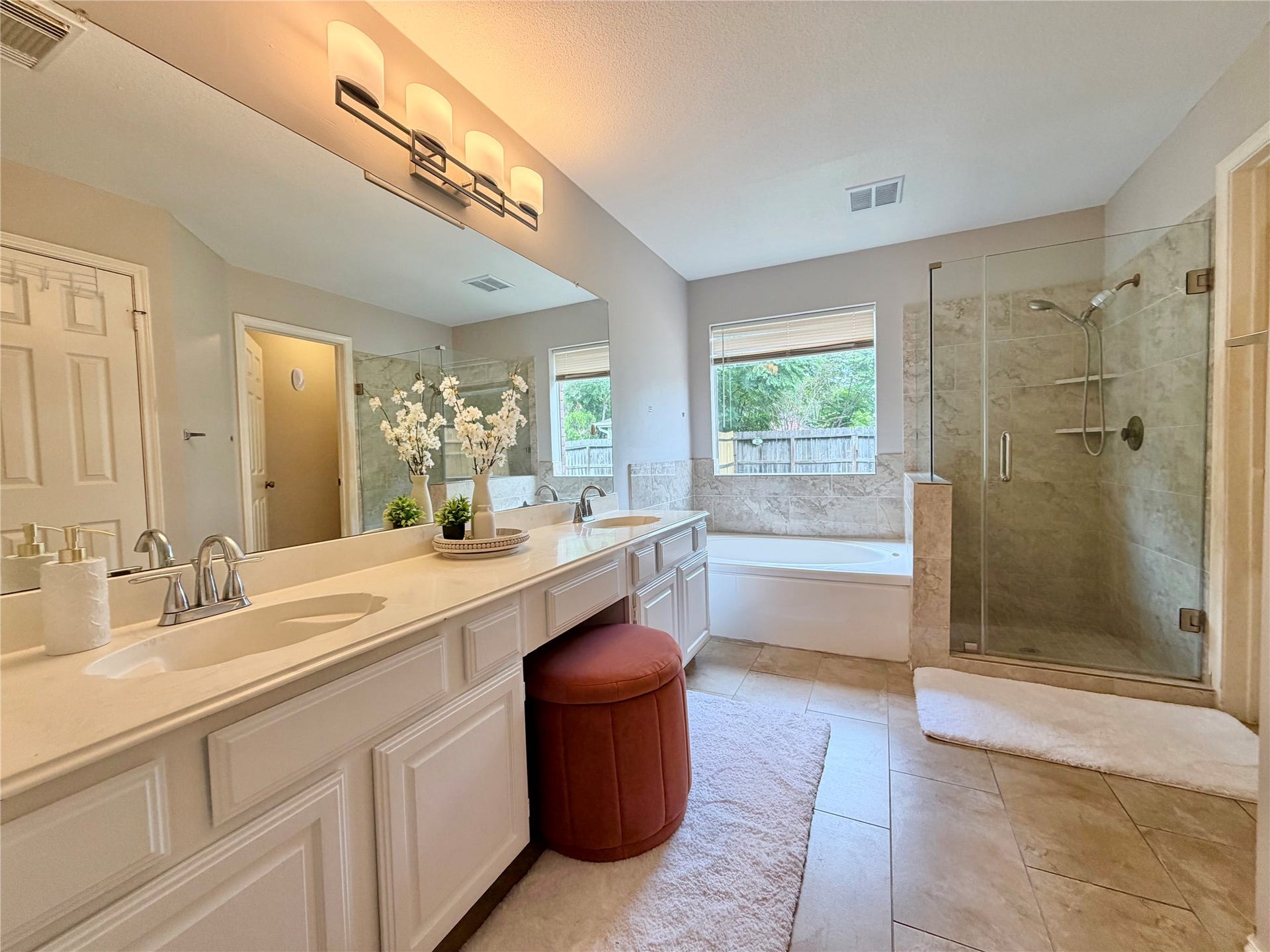 2918 Cotton Stock, Sugar Land, TX 77479 Master bathroom
