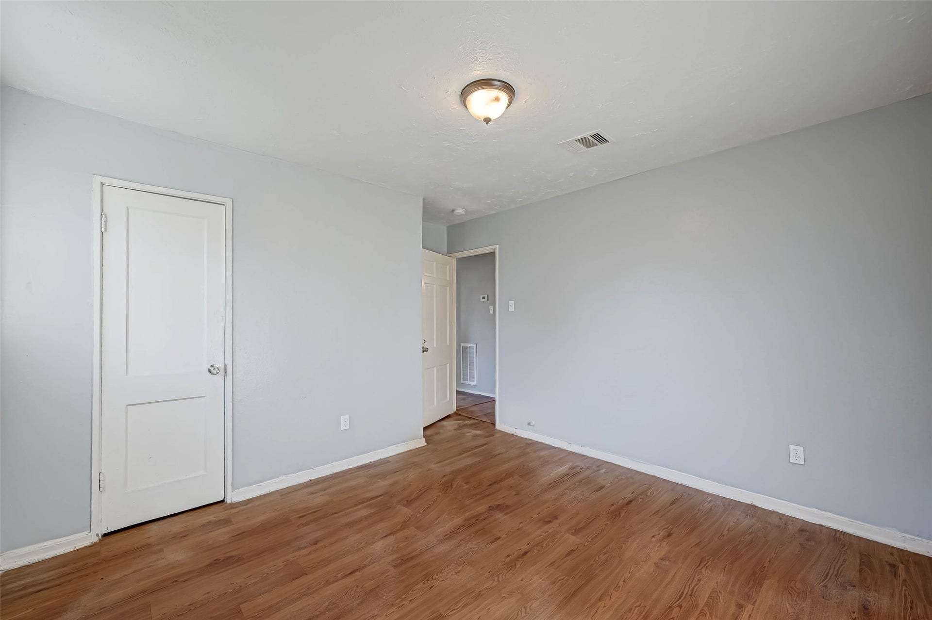 5322 Westover Street, Houston, TX 77033 5322 Westover Street, Houston, TX 77033