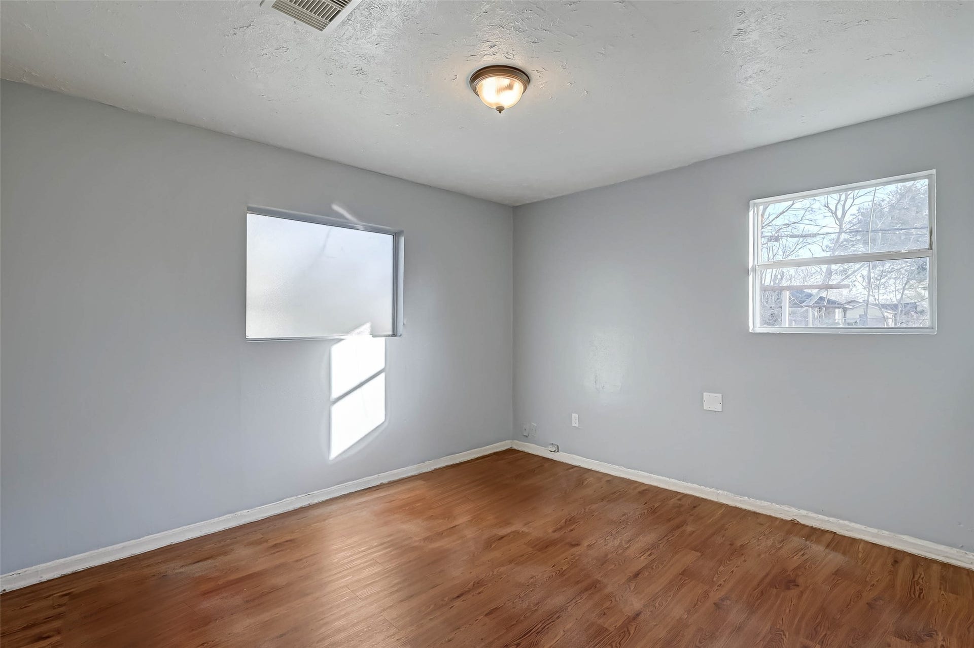 5322 Westover Street, Houston, TX 77033 5322 Westover Street, Houston, TX 77033