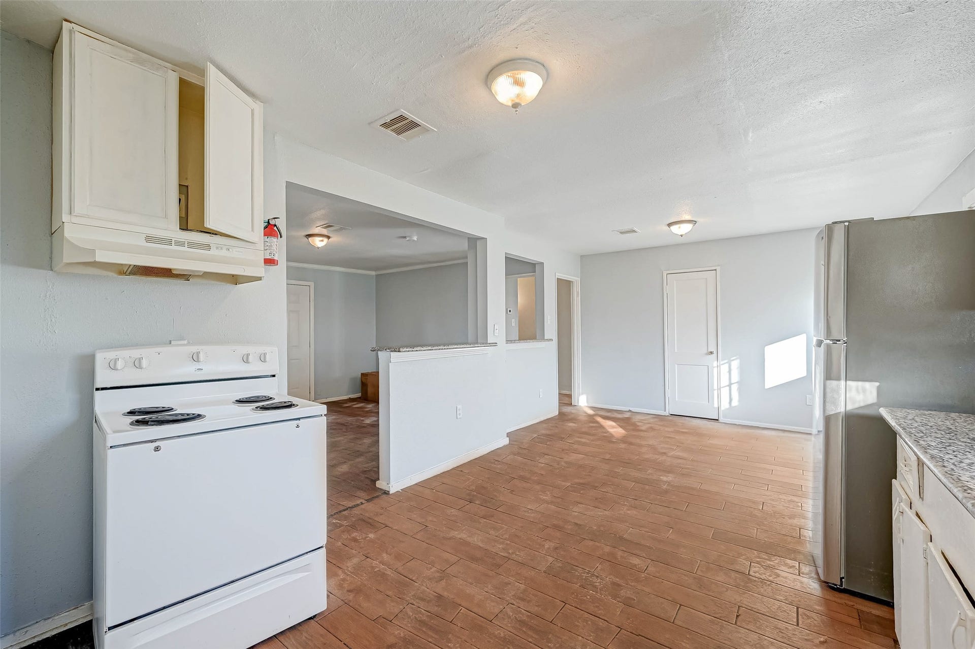 5322 Westover Street, Houston, TX 77033 5322 Westover Street, Houston, TX 77033