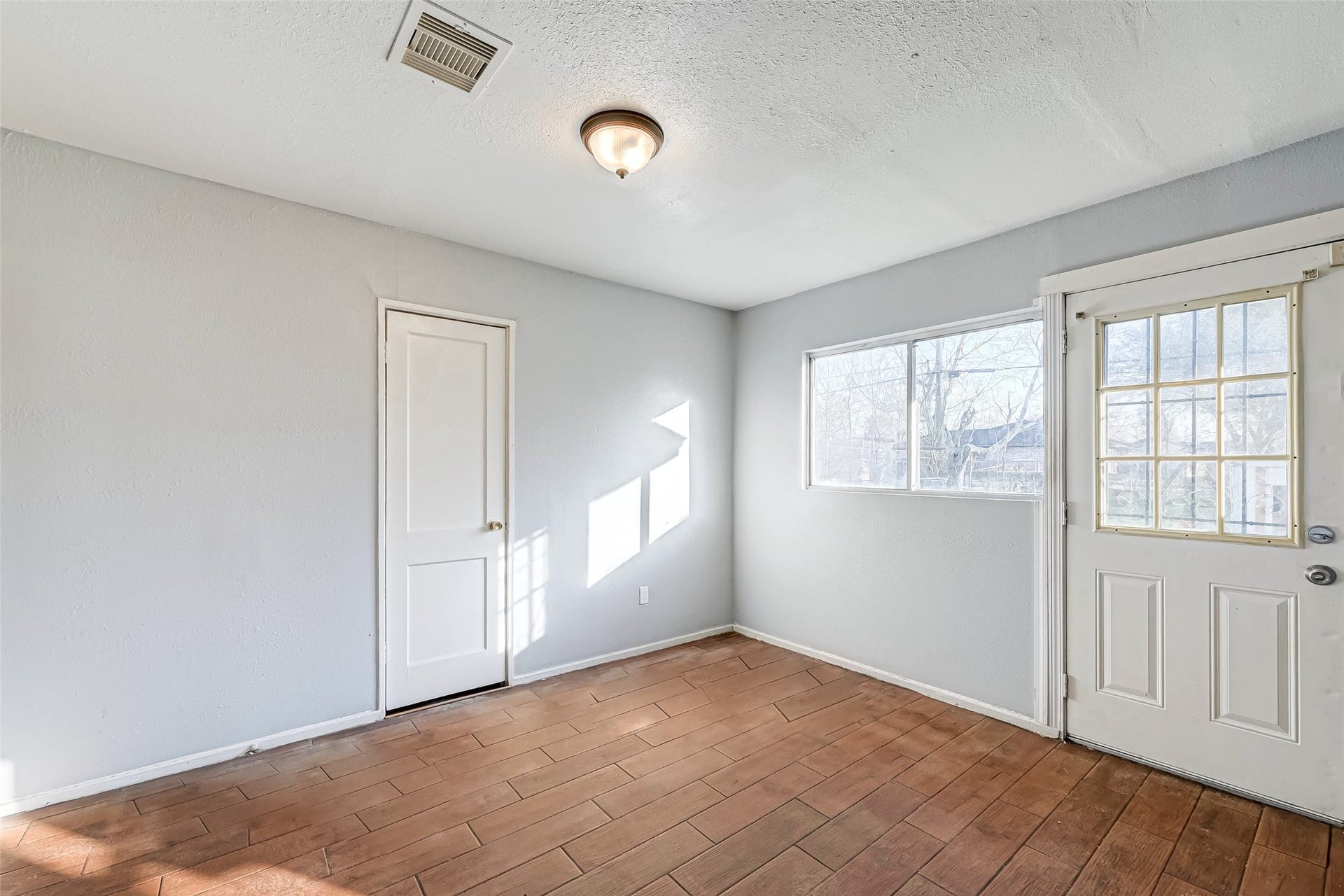 5322 Westover Street, Houston, TX 77033 5322 Westover Street, Houston, TX 77033