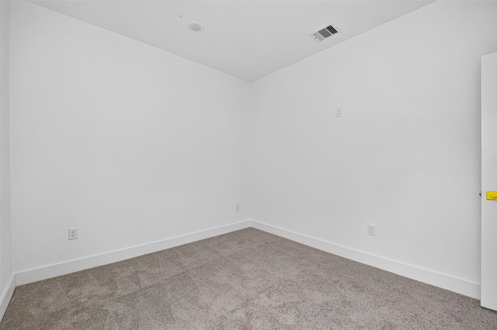 9309 Caddo Road, #A/B, Houston, TX 77078 Clean lines, fresh neutral paint, and ultra-comfortable flooring make this adaptable space an ideal sanctuary for guests or a quiet study.