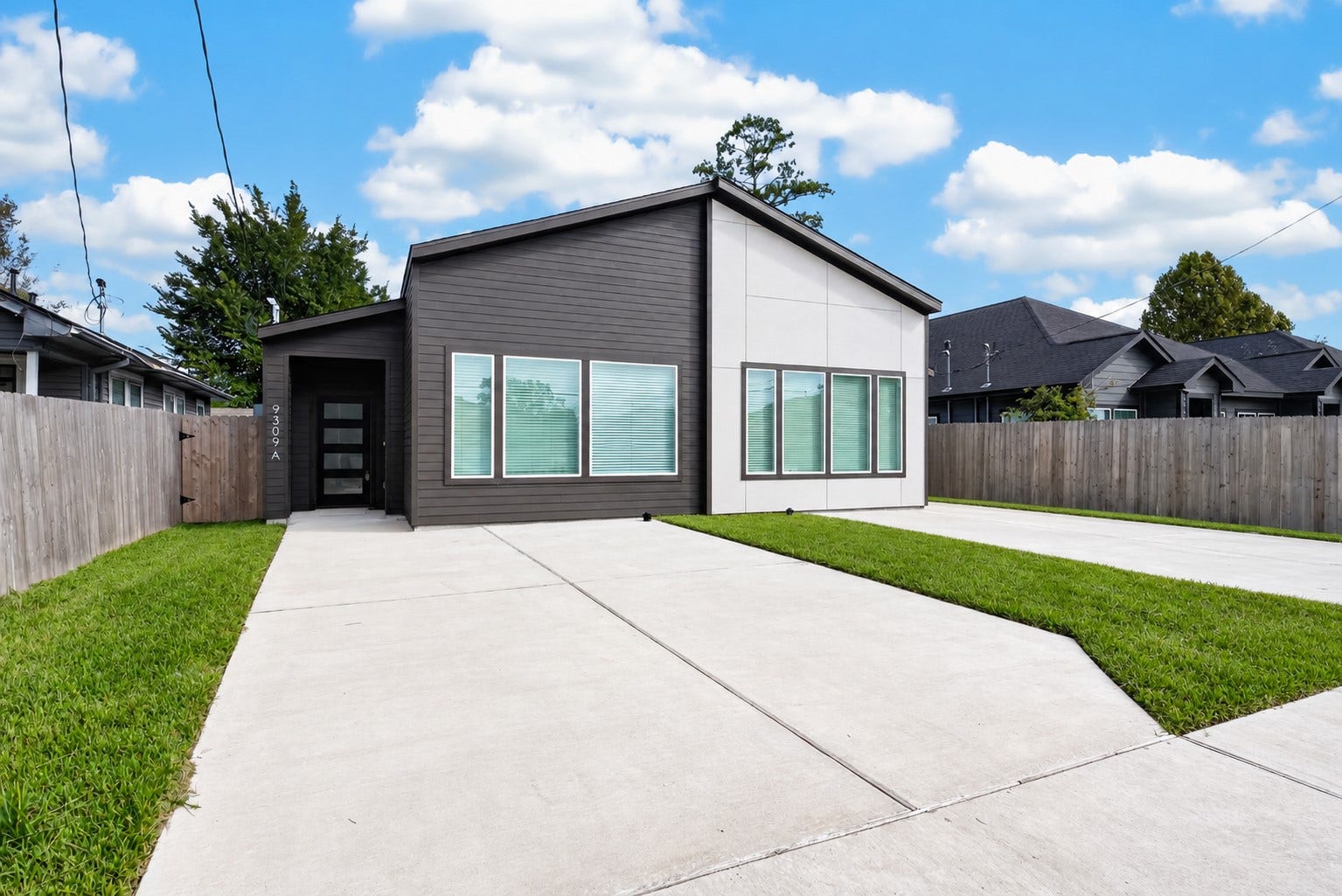 9309 Caddo Road, #A/B, Houston, TX 77078 9309 Caddo Road, #A/B, Houston, TX 77078
