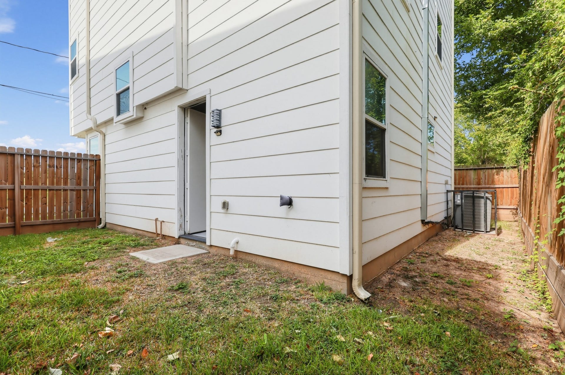 2917 Sauer Street, Houston, TX 77004 2917 Sauer Street, Houston, TX 77004