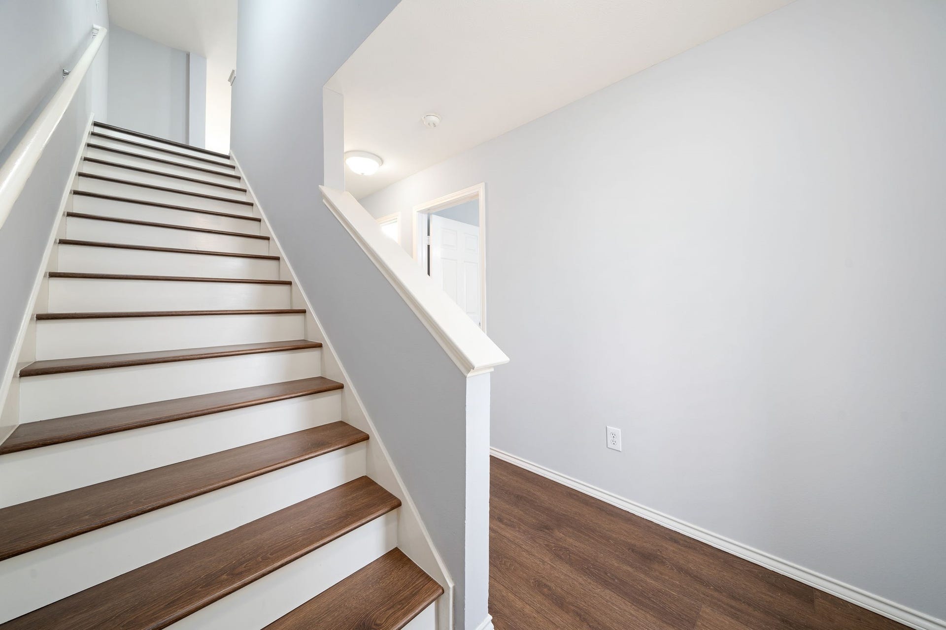 934 W Heights Hollow Lane, Houston, TX 77007