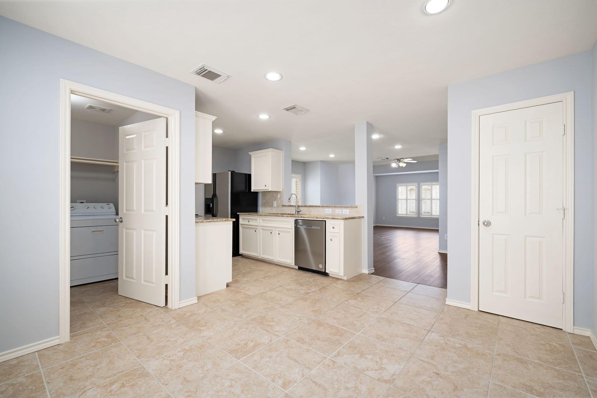 934 W Heights Hollow Lane, Houston, TX 77007