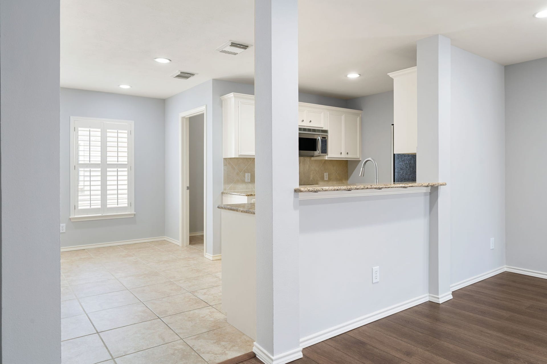 934 W Heights Hollow Lane, Houston, TX 77007
