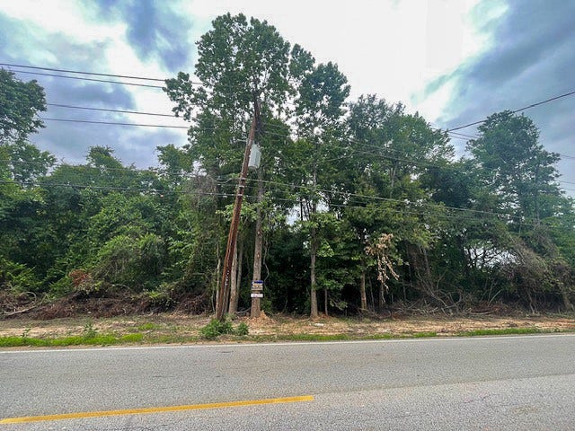 Property photo for 1 Sleepy Hollow Road, Conroe, TX