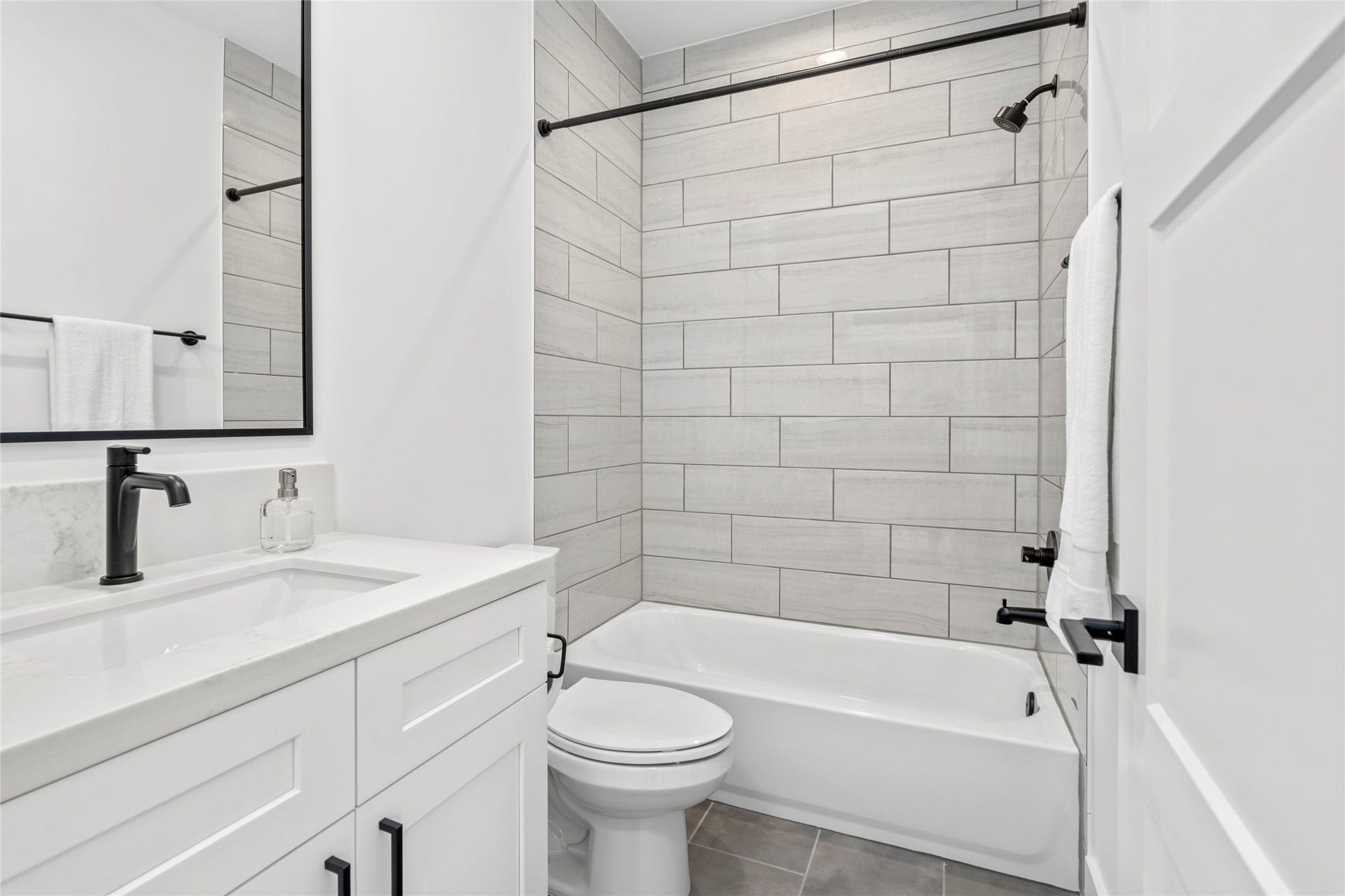 2410 Elmen Street, Houston, TX 77019 Third floor bathroom.