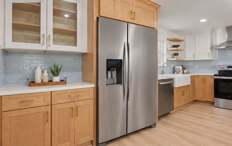5655 Edith Street, Houston, TX 77081 This photo has been modified by AI. The fridge is different.