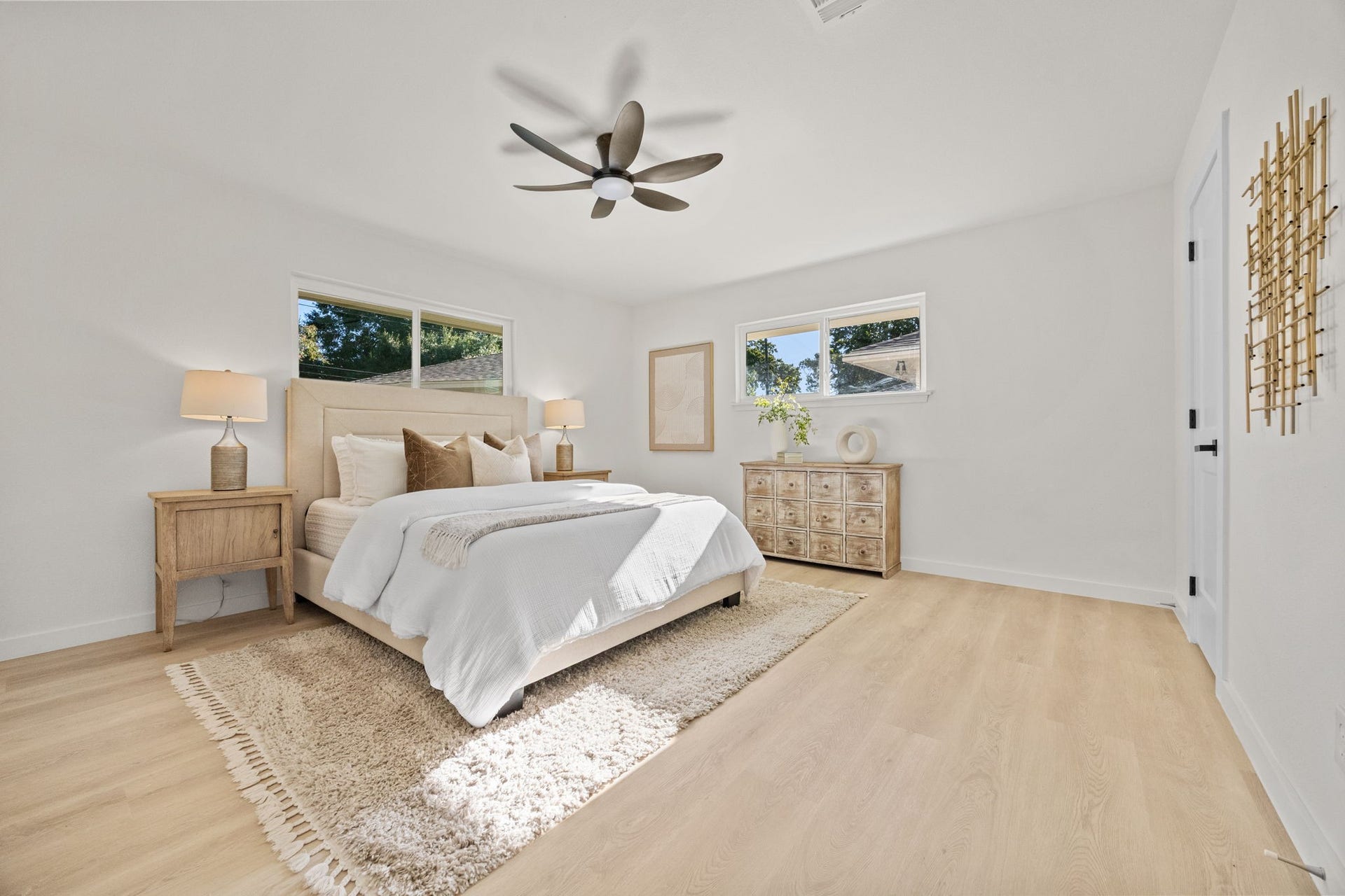 5655 Edith Street, Houston, TX 77081 Spacious primary room
