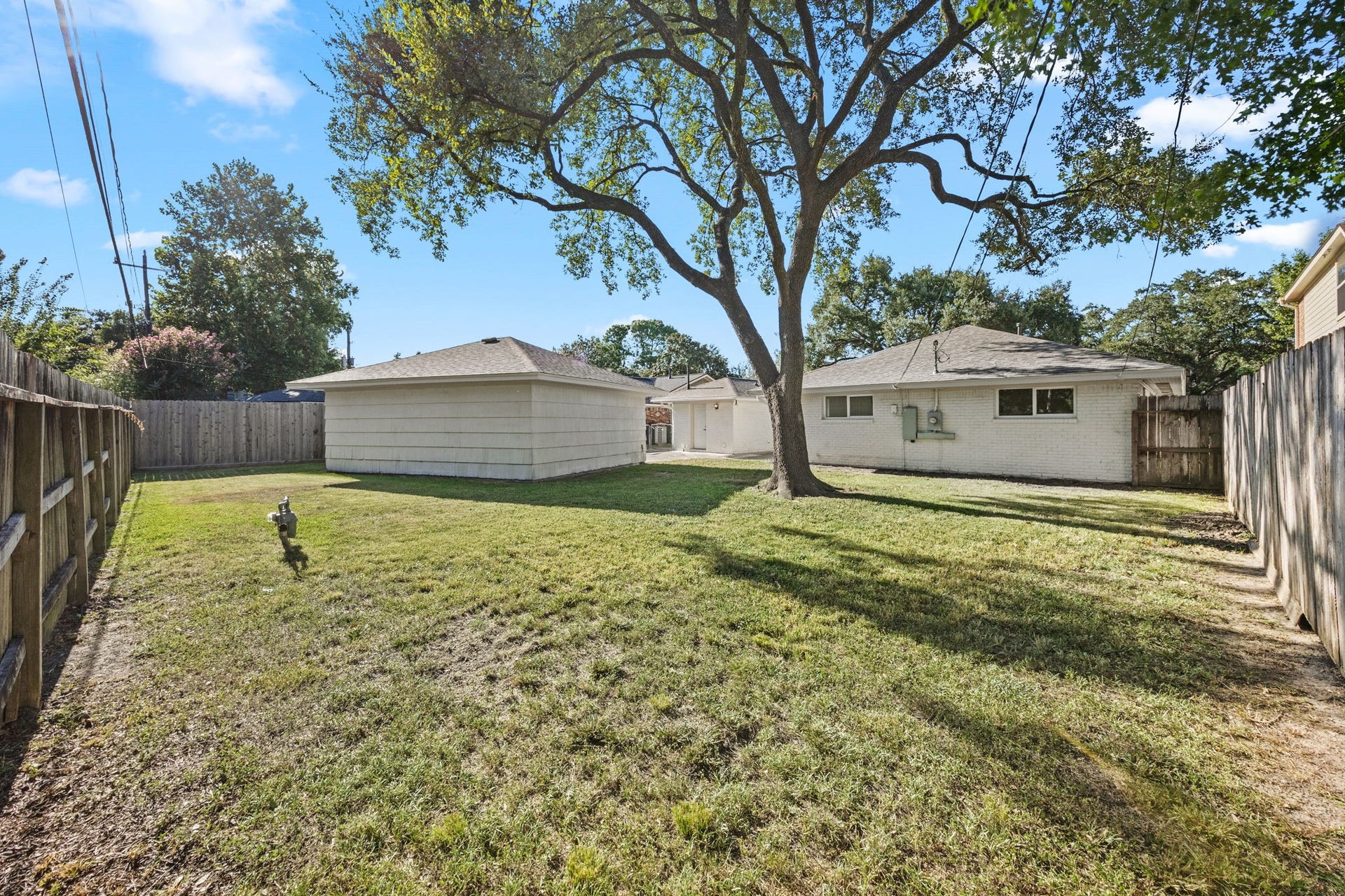 5655 Edith Street, Houston, TX 77081 Huge backyard provides lots of opportunity