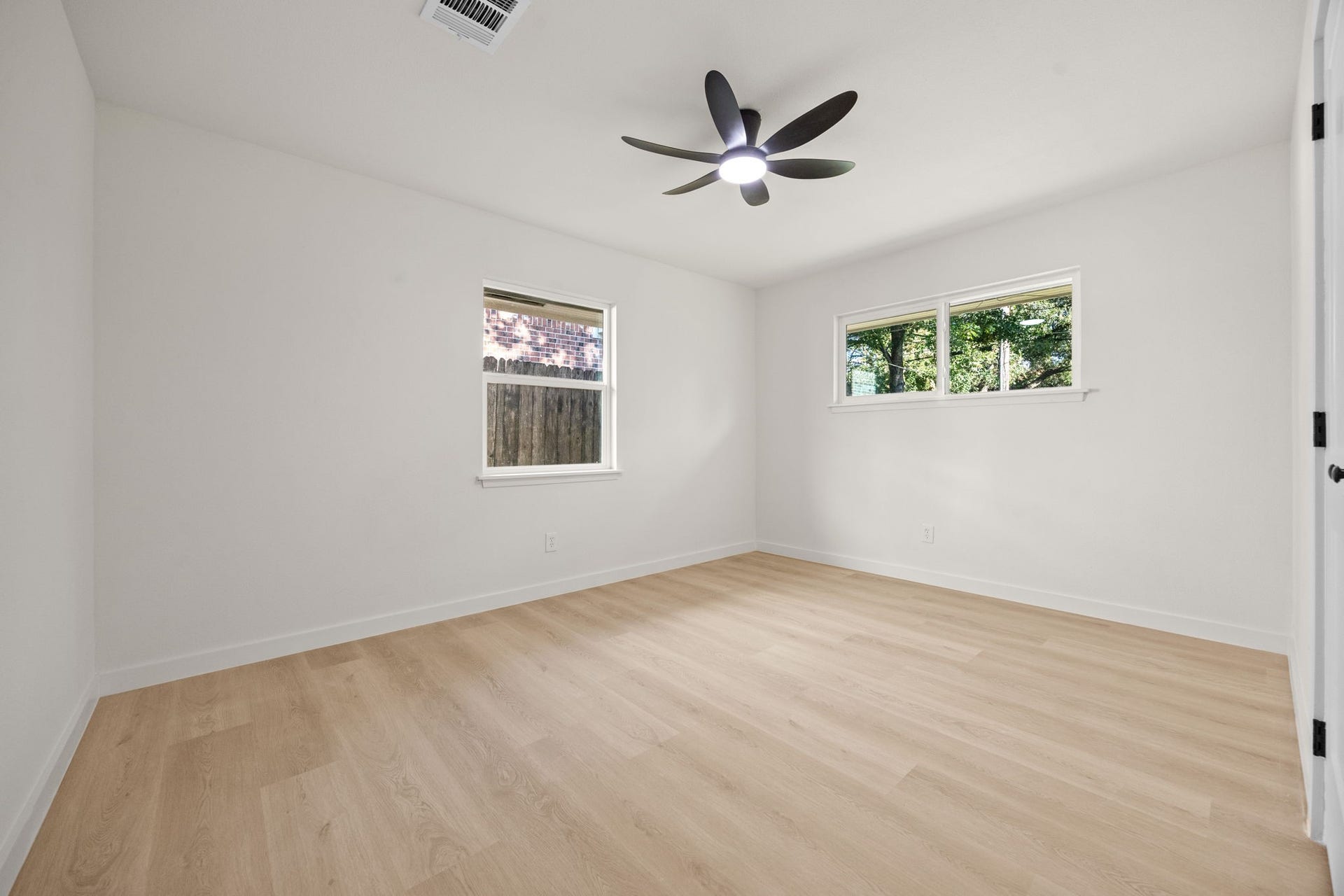 5655 Edith Street, Houston, TX 77081 2nd bedroom