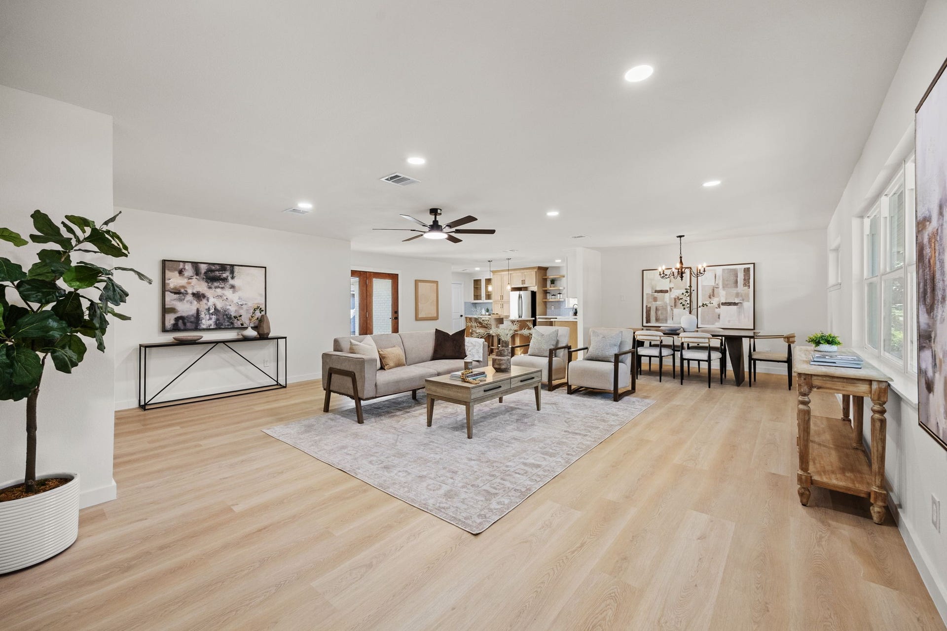 5655 Edith Street, Houston, TX 77081 Open concept with 4 bedrooms and 2 full baths