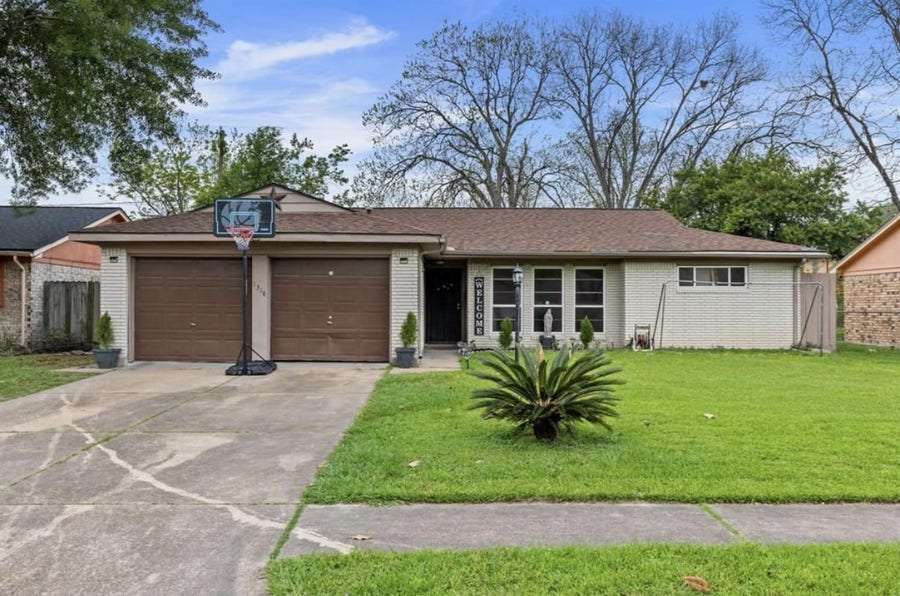 Property photo for 1318 Twinbrooke Drive, Houston, TX