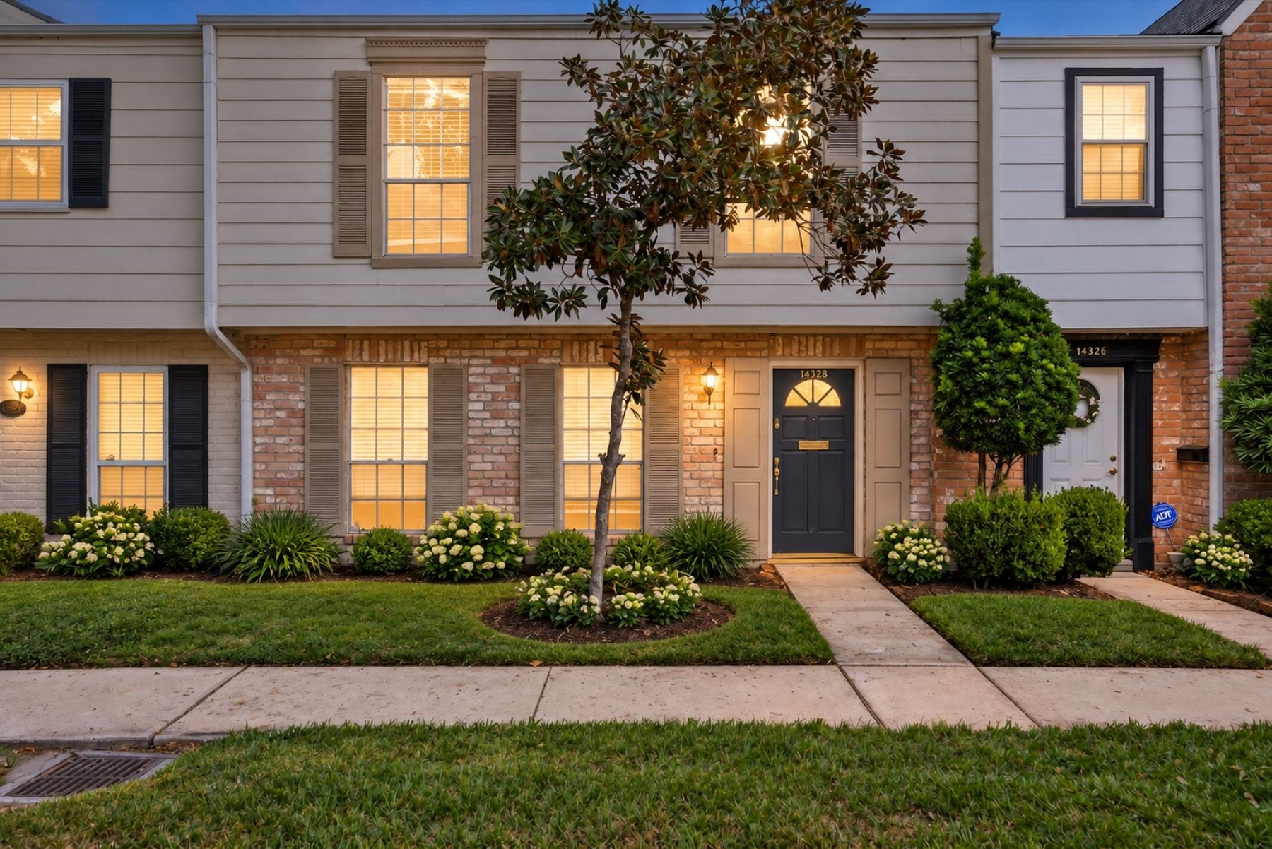 Fresh new offering tucked into the interior of Memorial Club Townhomes. 4 bedrooms, 2 1/2 baths with all bedrooms upstairs.
