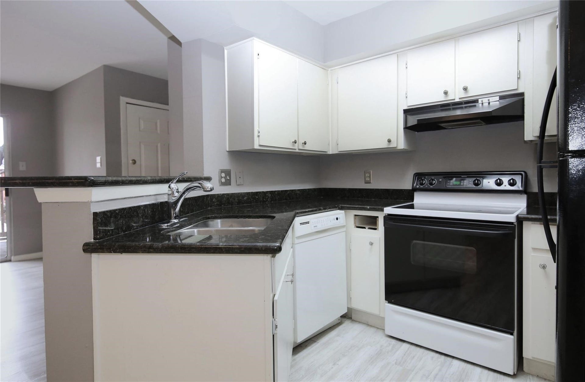 2626 Holly Hall Street, #511, Houston, TX 77054