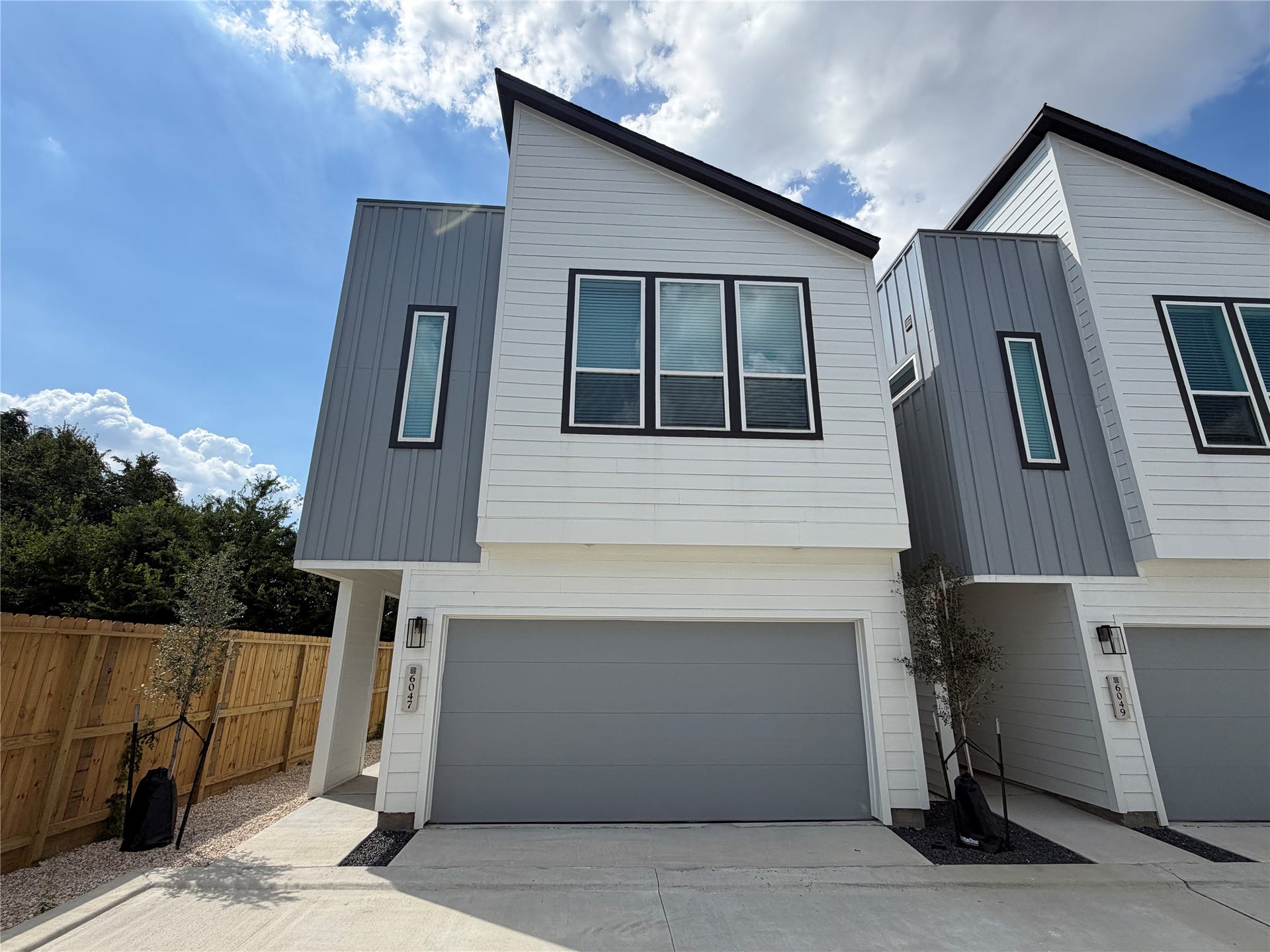 6047 Cebra St, Houston, TX 77091 Welcome to your brand new home!