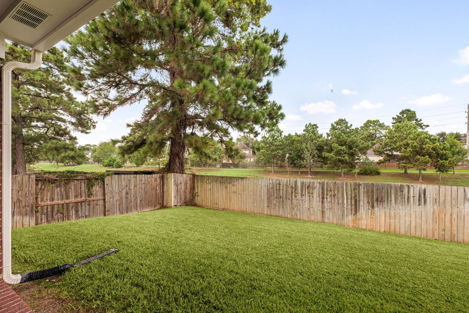 8211 Sports Haven Drive, Humble, TX 77346 8211 Sports Haven Drive, Humble, TX 77346