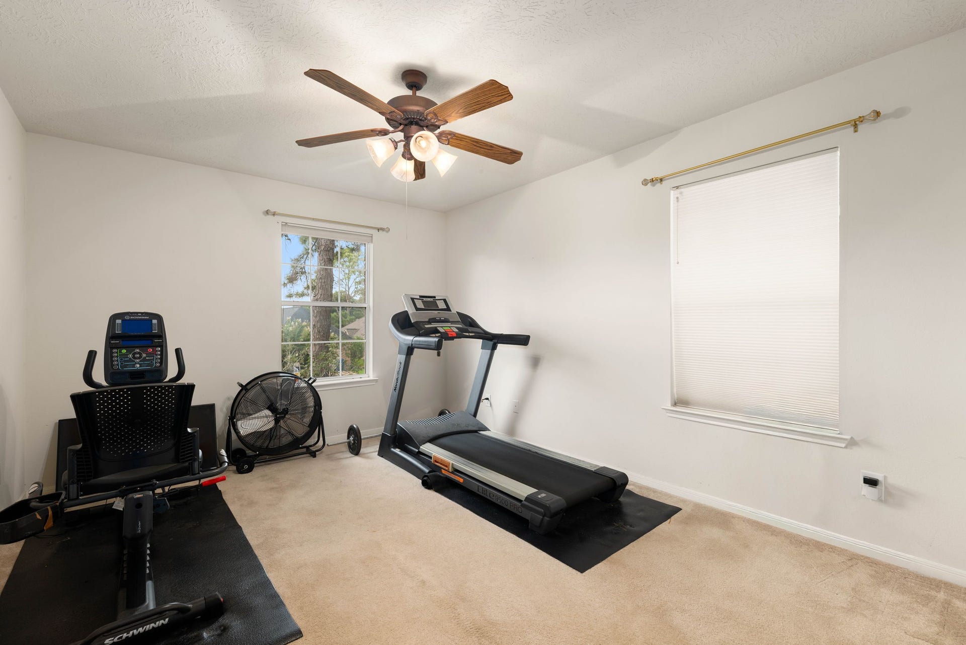 8211 Sports Haven Drive, Humble, TX 77346 8211 Sports Haven Drive, Humble, TX 77346
