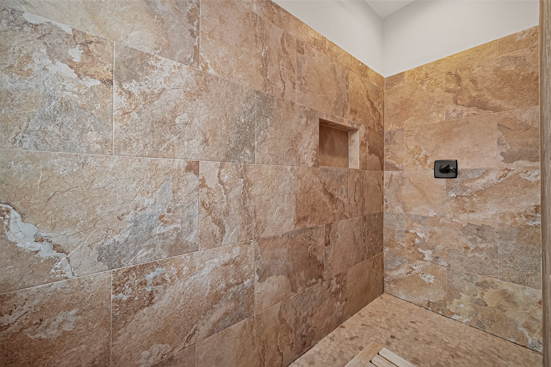 9230 Hidden Lake E, Magnolia, TX 77354 9230 Hidden Lake E, Magnolia, TX 77354