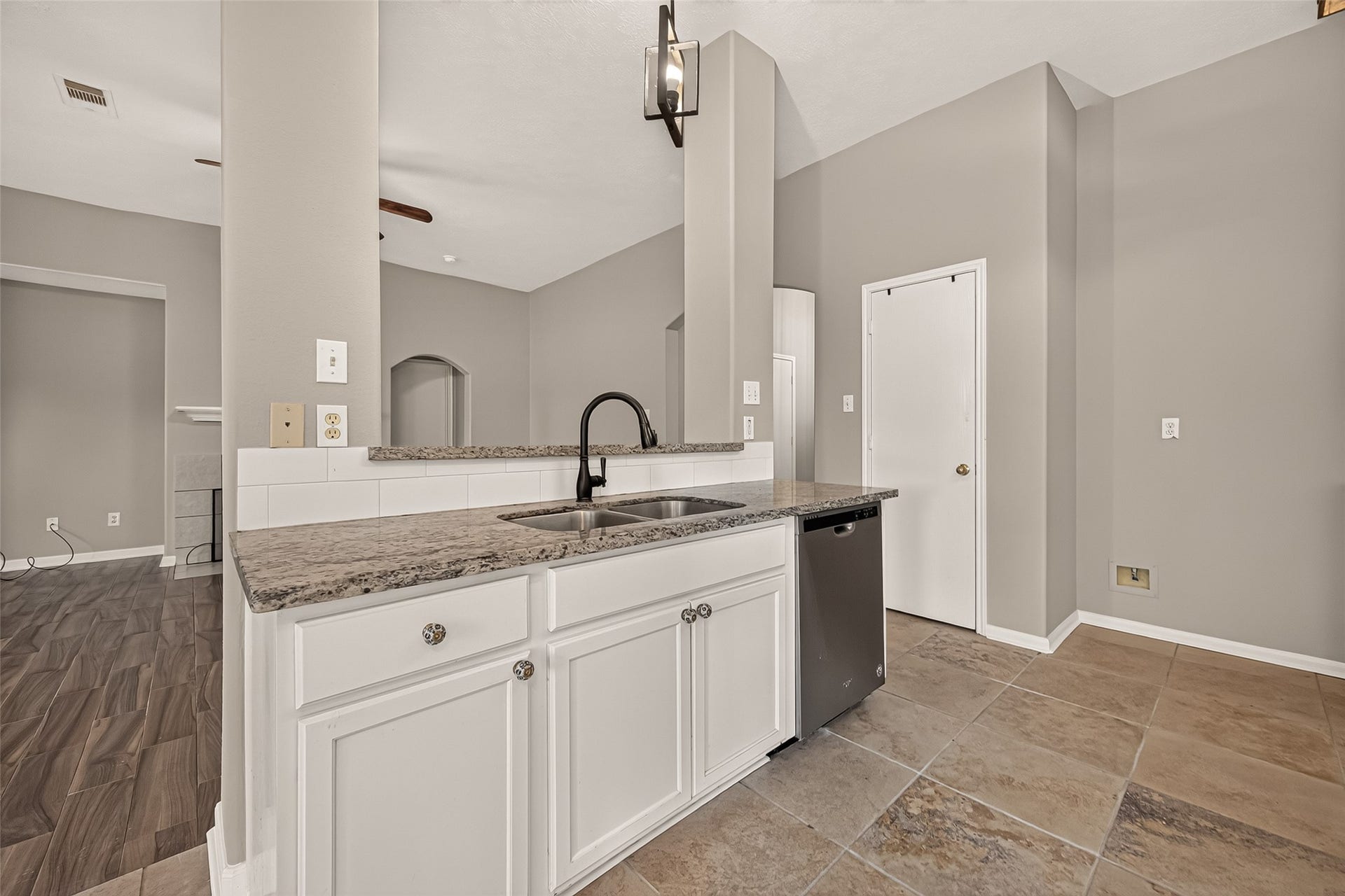 9230 Hidden Lake E, Magnolia, TX 77354 9230 Hidden Lake E, Magnolia, TX 77354