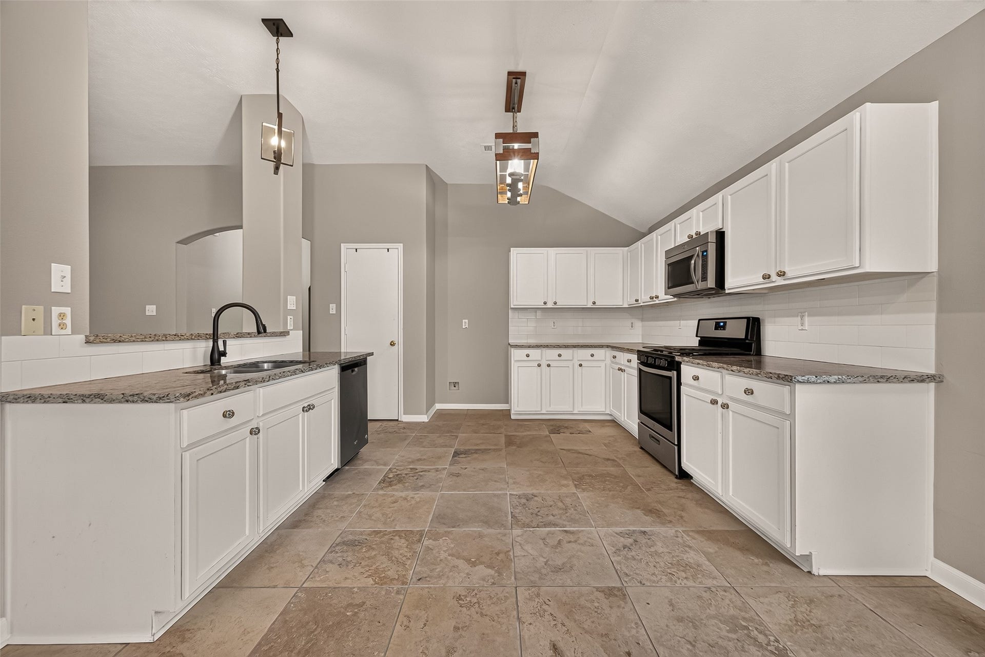 9230 Hidden Lake E, Magnolia, TX 77354 9230 Hidden Lake E, Magnolia, TX 77354