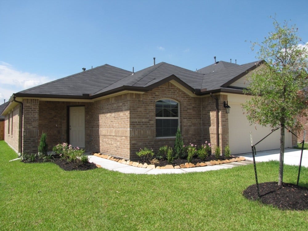 1911 Seville Manor, Fresno, TX 77545 Front