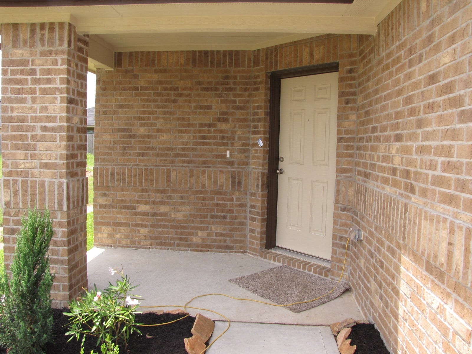 1911 Seville Manor, Fresno, TX 77545 Front Patio