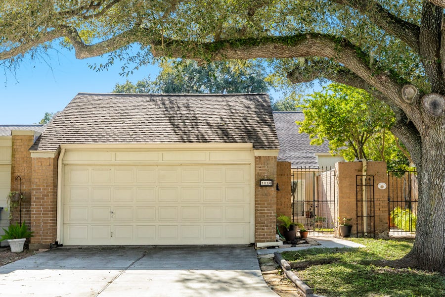 Property photo for 1814 Veranda Drive, West Columbia, TX