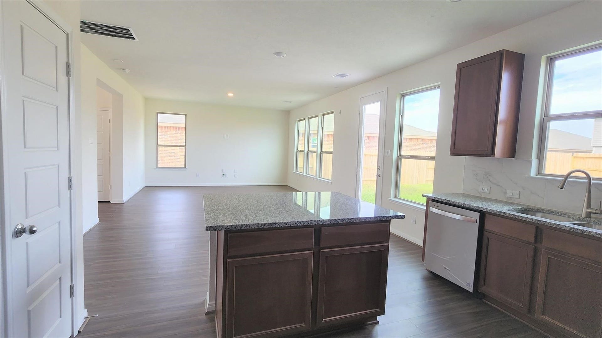 1235 Bryman Drive, Rosharon, TX 77583 1235 Bryman Drive, Rosharon, TX 77583