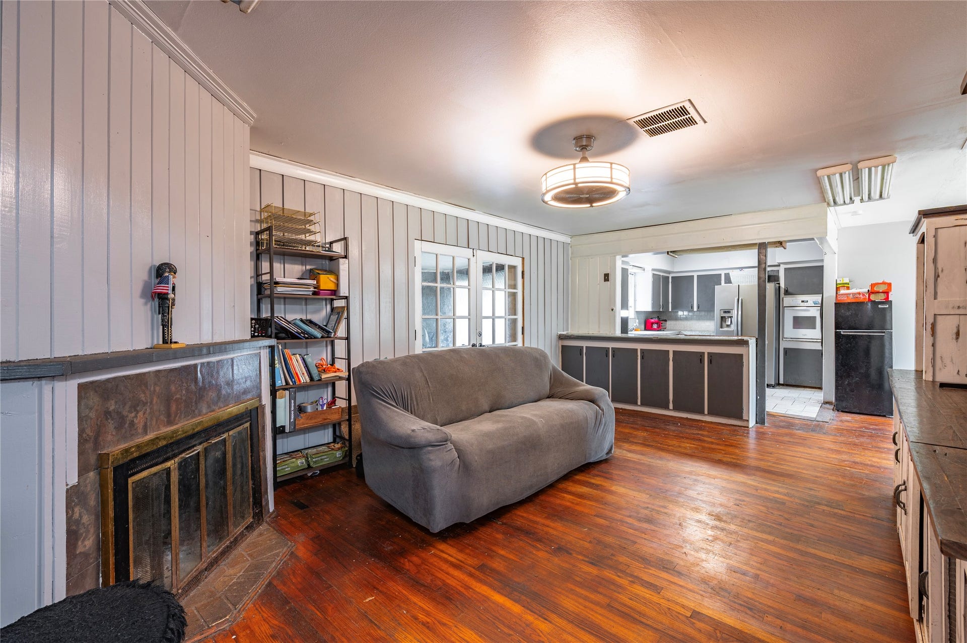 9103 Lazy Lane, Hitchcock, TX 77563 Living area