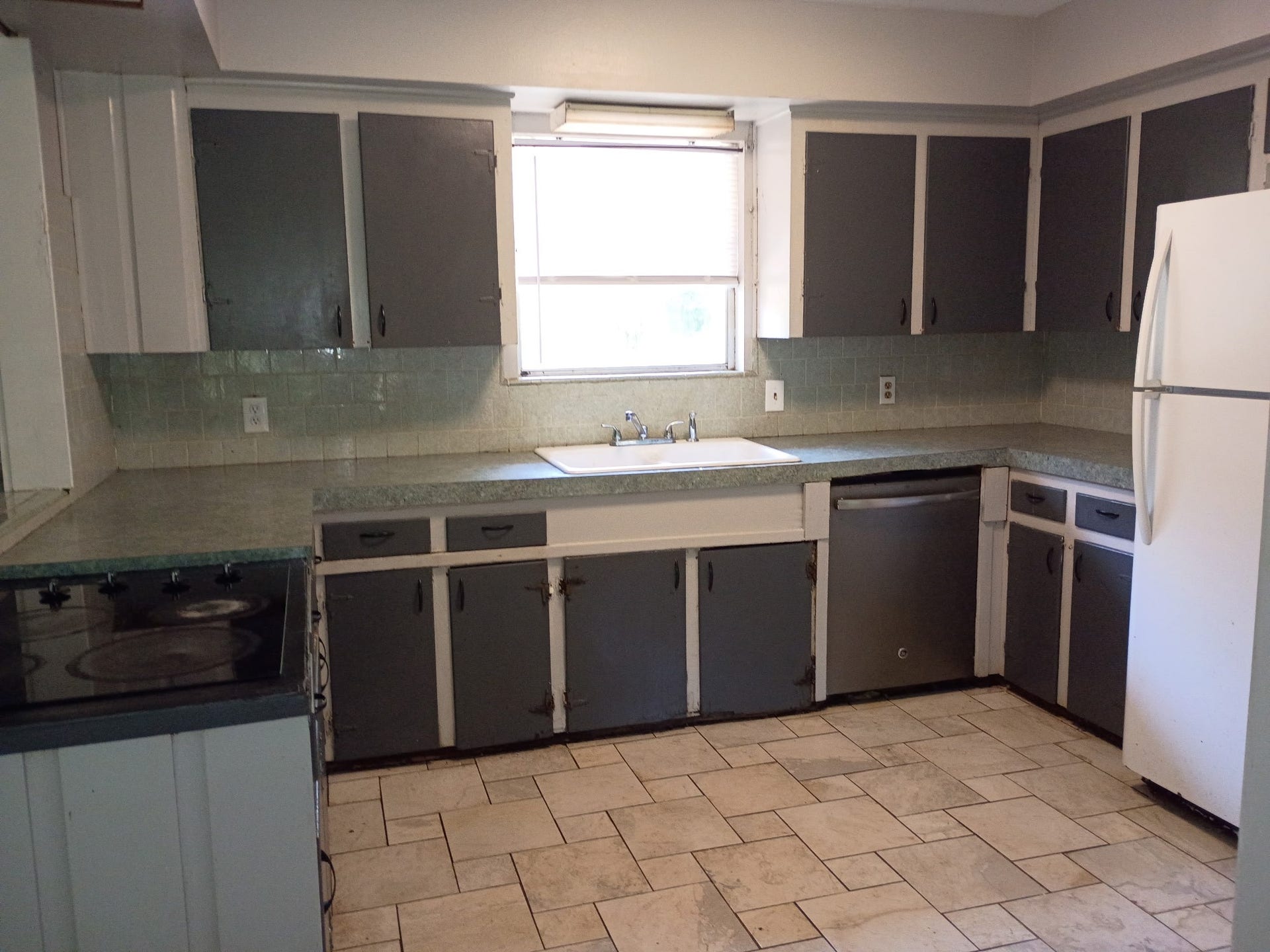 9103 Lazy Lane, Hitchcock, TX 77563 9103 Lazy Lane, Hitchcock, TX 77563