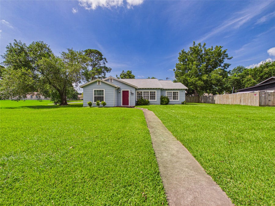 Property photo for 1101 15th Avenue N, Texas City, TX
