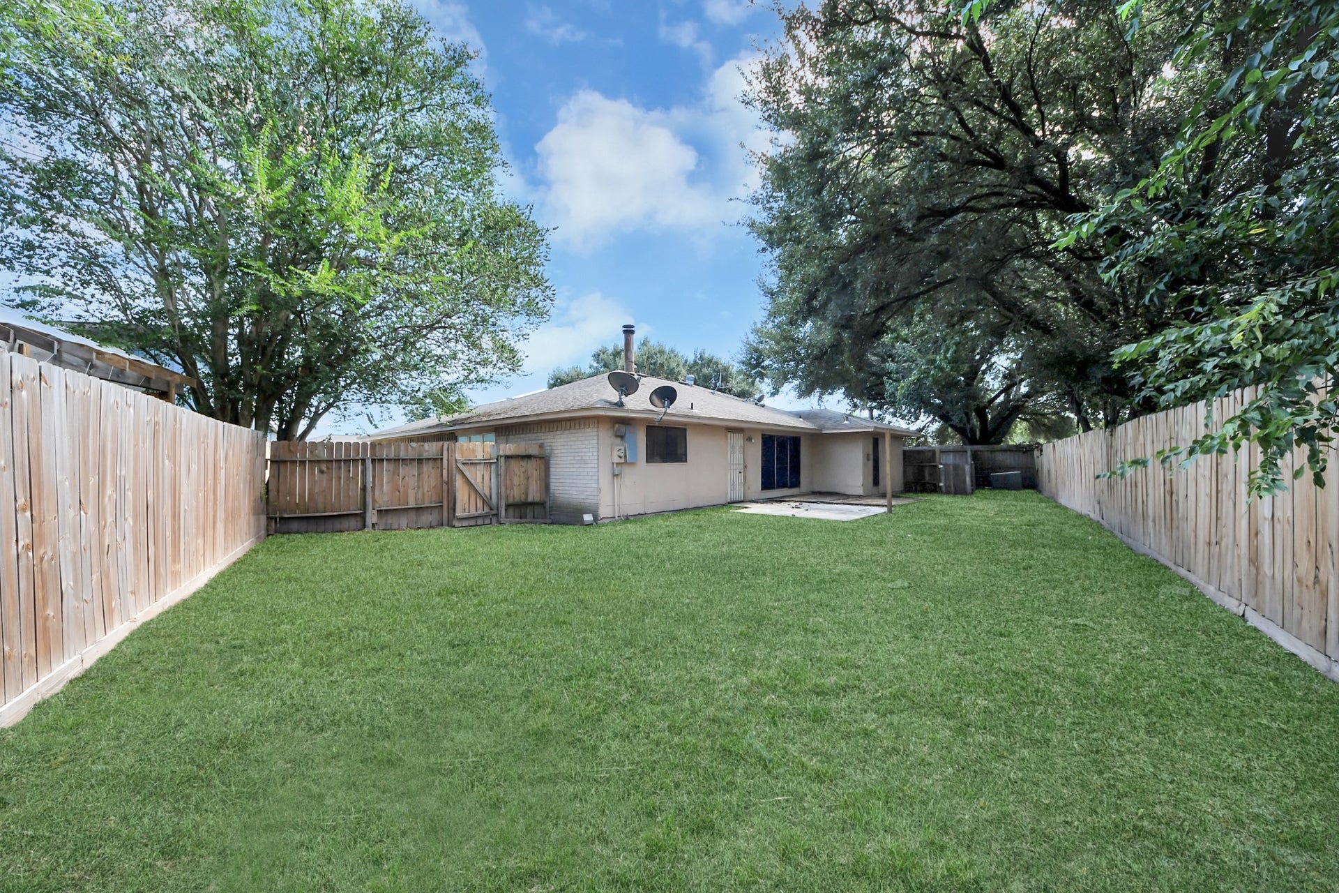 11431 Valarno Drive, Houston, TX 77066