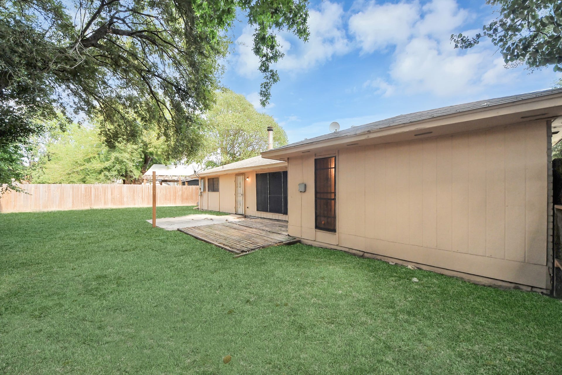 11431 Valarno Drive, Houston, TX 77066