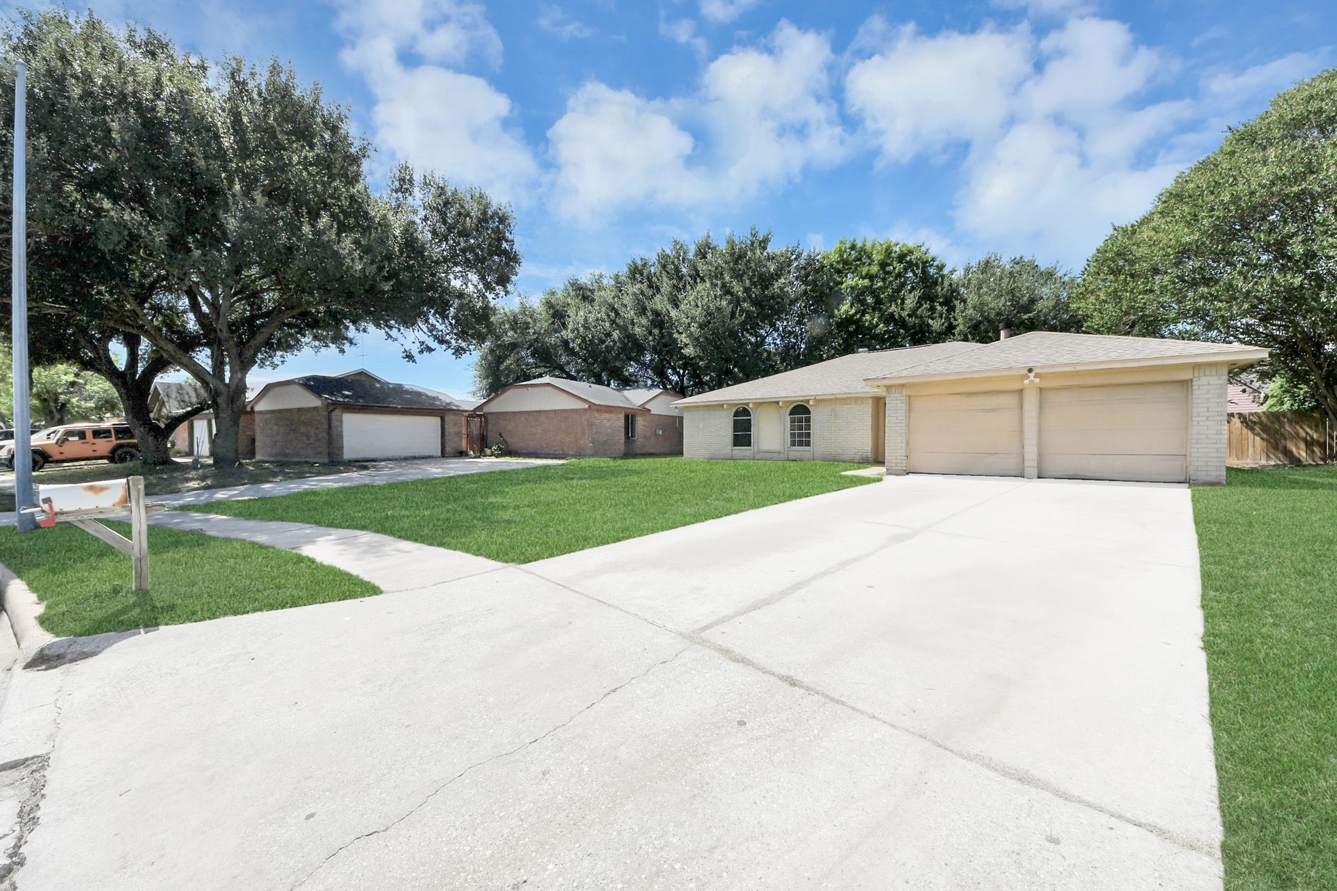 11431 Valarno Drive, Houston, TX 77066