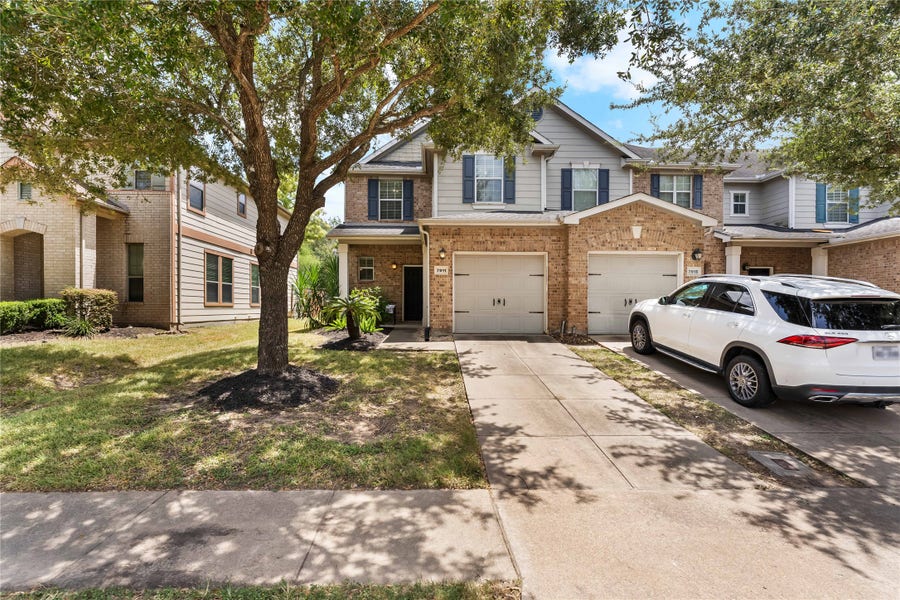 Property photo for 7911 Barnes Ridge Lane, Houston, TX
