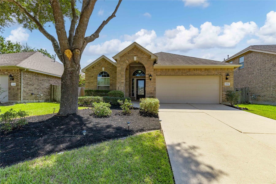 Property photo for 13814 Mckinney Creek Lane, Houston, TX