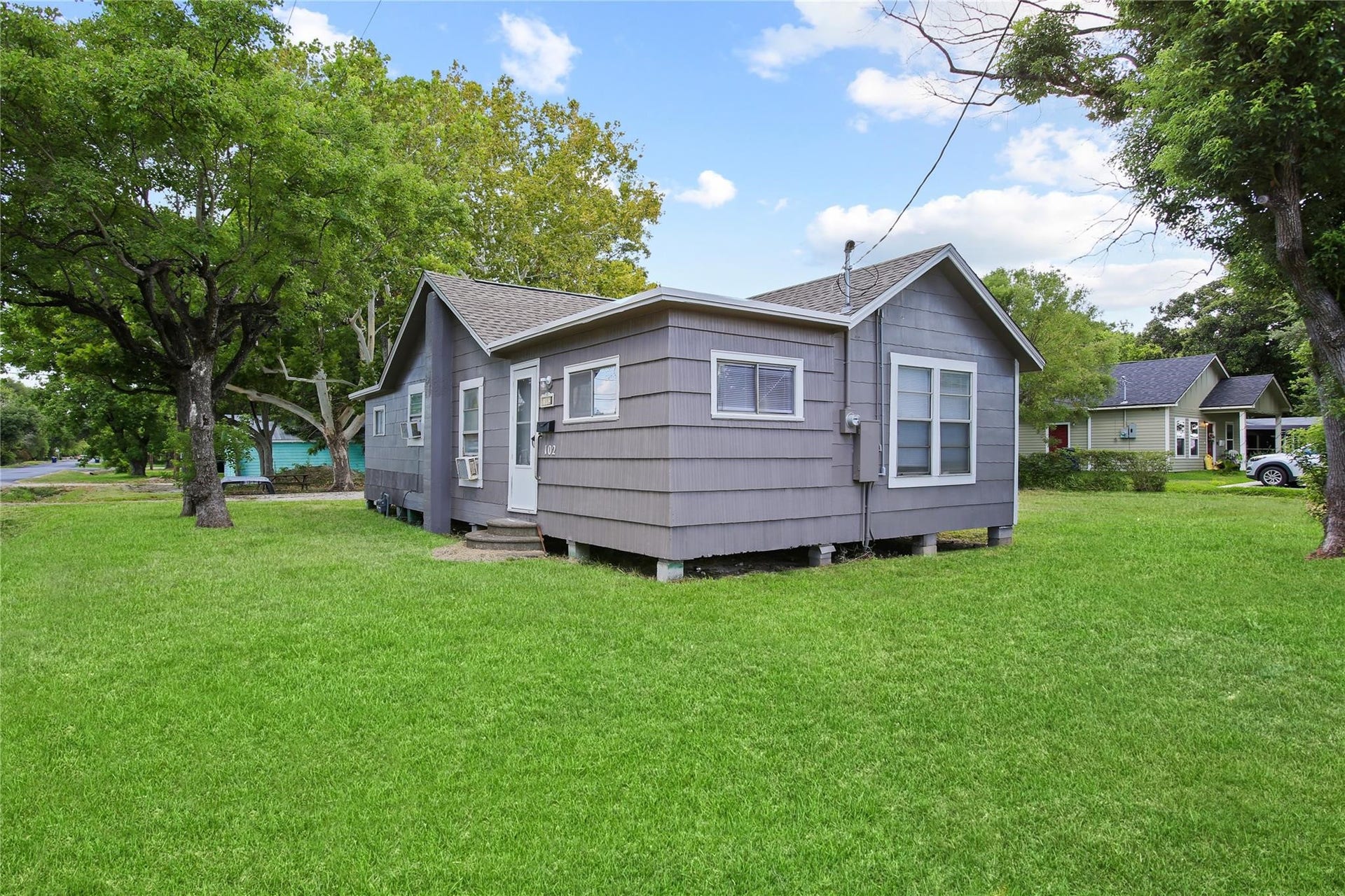 102 22nd Street N, Texas City, TX 77590 102 22nd Street N, Texas City, TX 77590