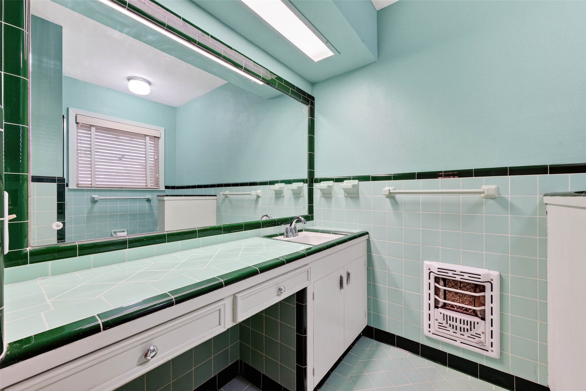 Ensuite bathroom