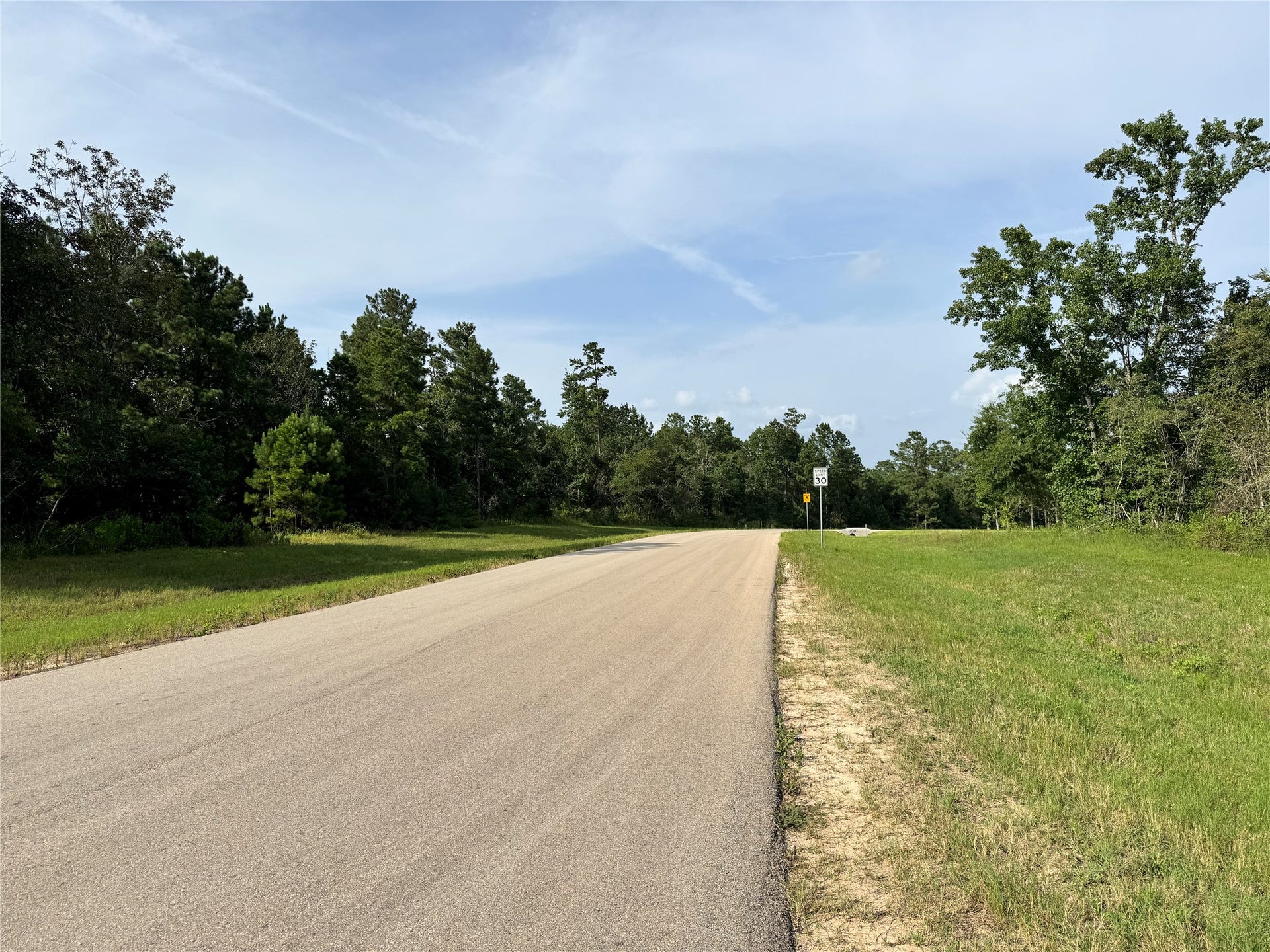 11911 Grand North Road, Willis, TX 77378