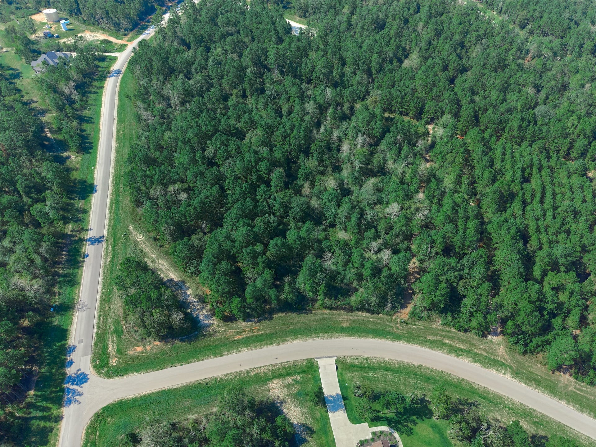 11911 Grand North Road, Willis, TX 77378