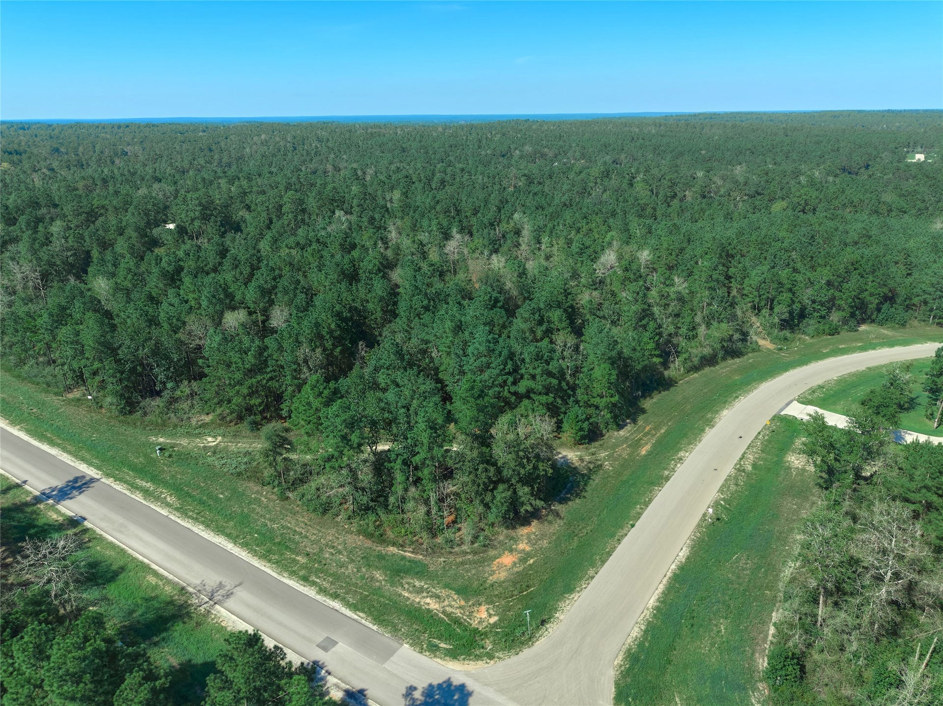 11911 Grand North Road, Willis, TX 77378