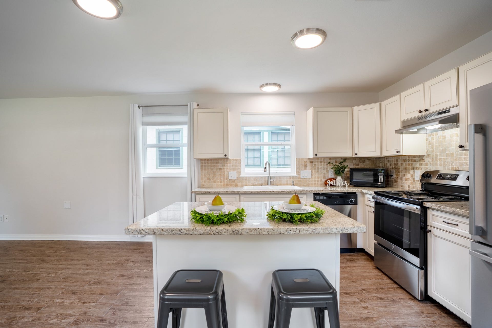 306 Foster Street, Tomball, TX 77375 306 Foster Street, Tomball, TX 77375