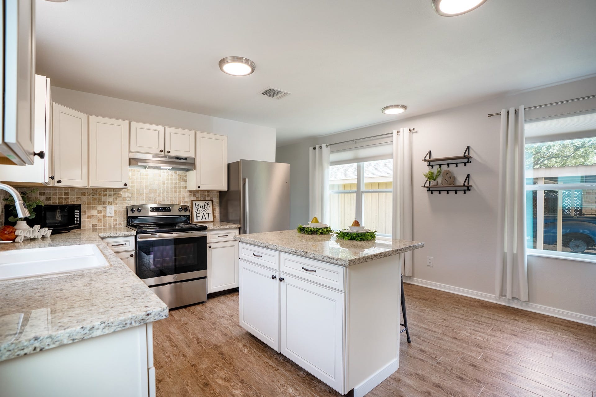 306 Foster Street, Tomball, TX 77375 306 Foster Street, Tomball, TX 77375