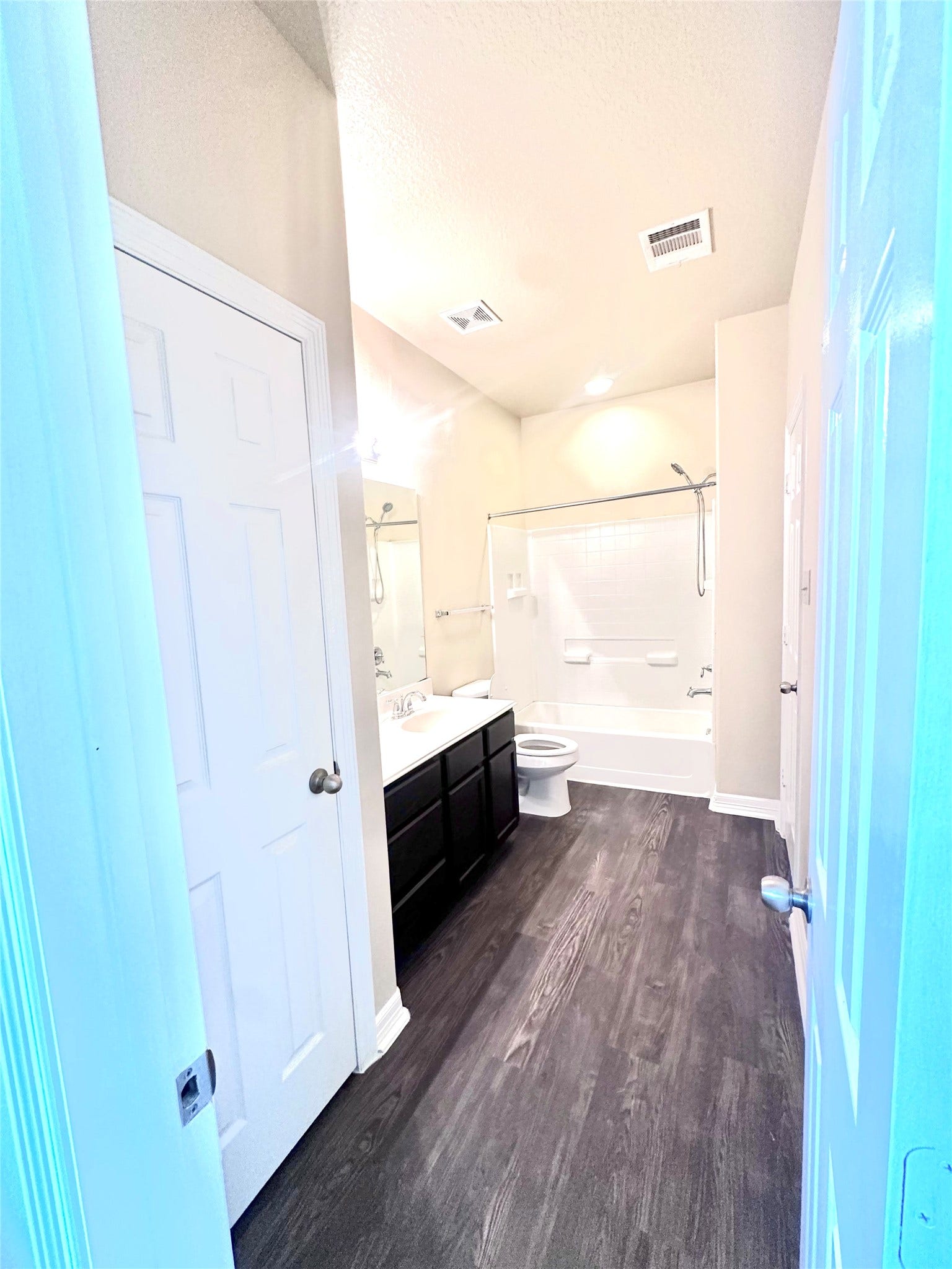 secondary bathroom