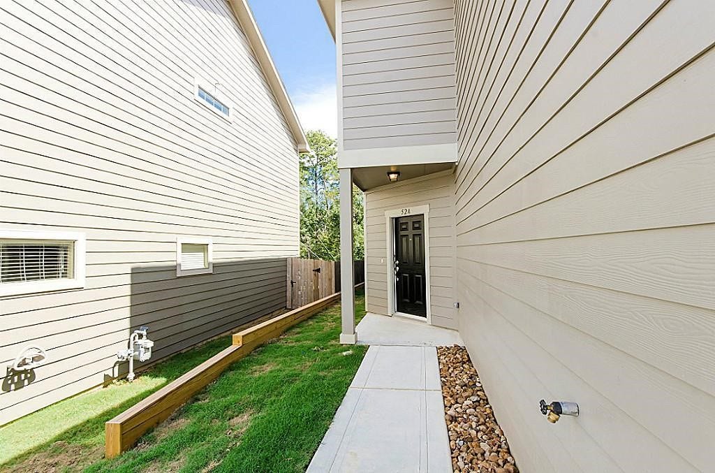 63 Woodland Hills Drive, #1-B, Conroe, TX 77303