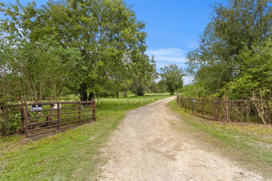 Property photo for 26962 Old Highway 105 W, Montgomery, TX